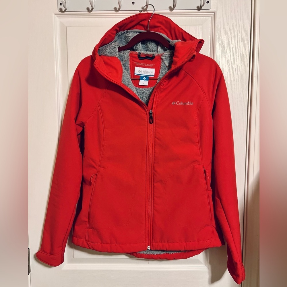 Columbia Windproof Jacket in Coral size medium